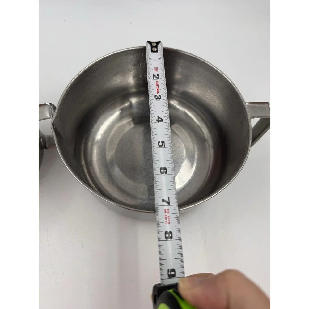 Set of 2 Interpur Stainless Measuring Bowls with Handles and Spouts 1Qt and 2 Qt